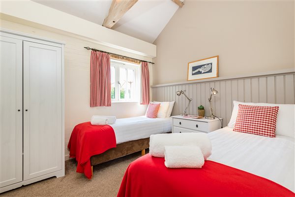 Wagtail Cottage children's bedroom Norfolk